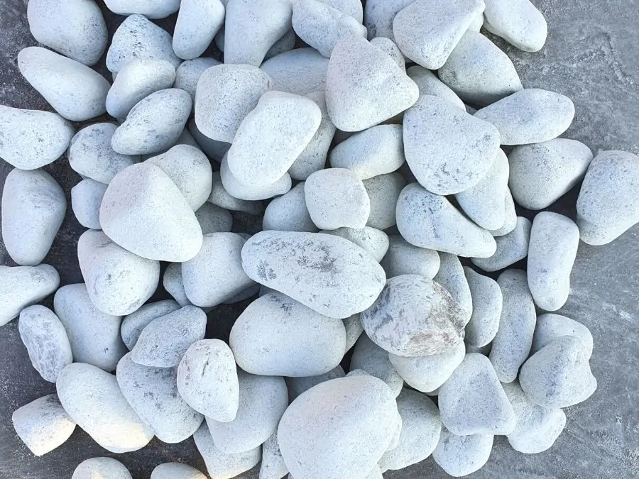 White stones – 2025 trends