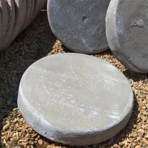 Round stepping stone